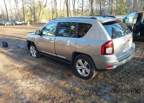 2016 Jeep Compass Sport z USA, uszkodzony, nr VIN 1C4NJCBB8GD506391